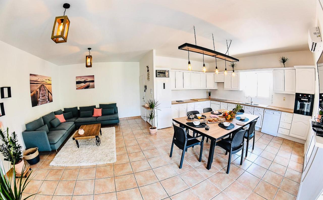 Apartment Spacieux T5, Terrasse, Proche Centre,parking Prive